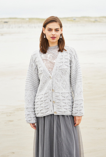 Silbergraue Jacke mit Mustermix