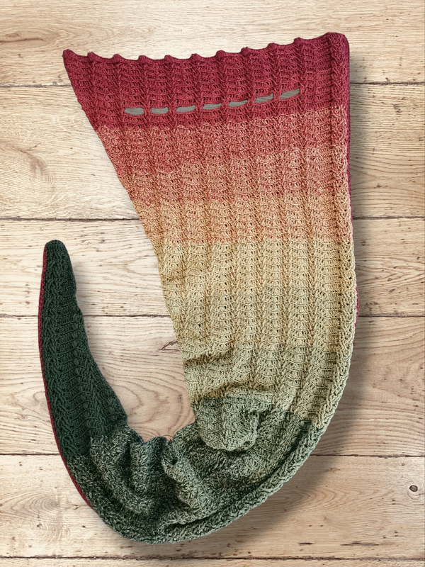 "Tugela" - triangle scarf with wave crochet pattern