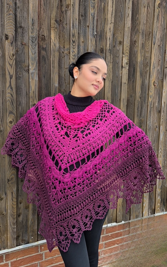 Triangle Shawl Crochet Pattern Griselda – with Chart