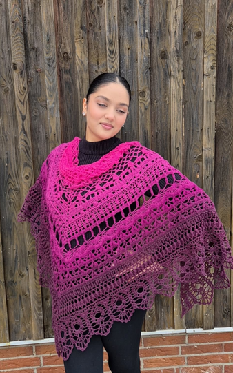 Triangle Shawl Crochet Pattern Griselda – with Chart