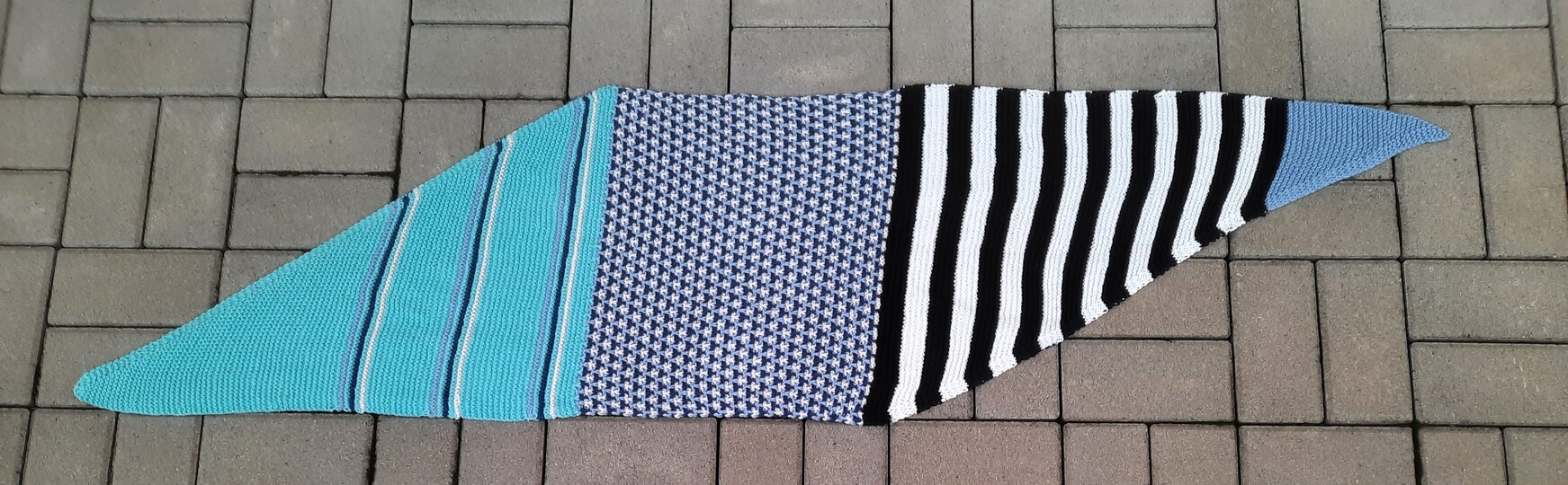 "Vaal" - buntes Schaltuch - Strickanleitung