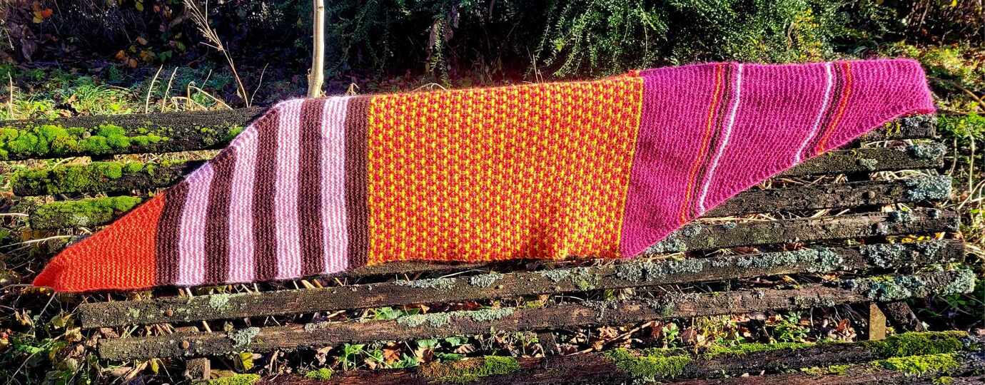 "Vaal" - buntes Schaltuch - Strickanleitung