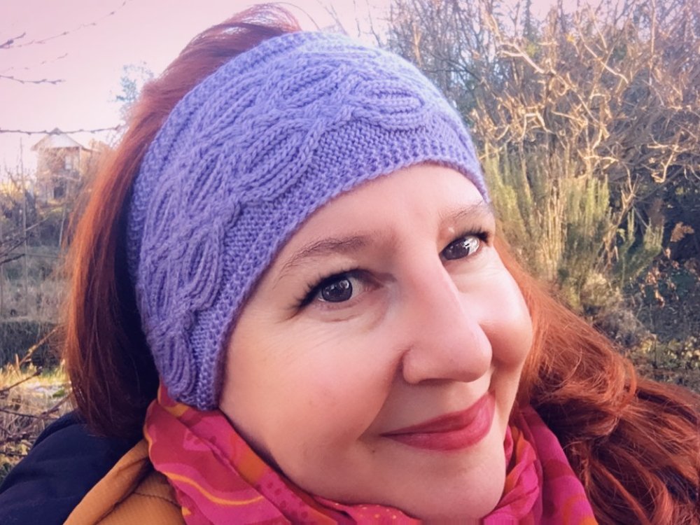 Lisa Headband with Cable Pattern Knittingpattern - Image 5