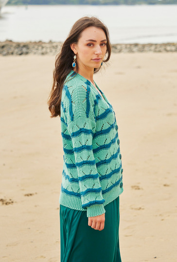 Jacke mit V-Ausschnitt im Wellenmuster in Mint und Petrol