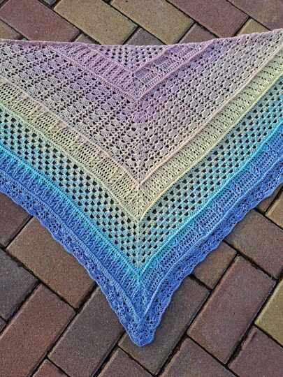 Yukina die Schneeblume - Anleitung für ein stilvolles Dreieckstuch