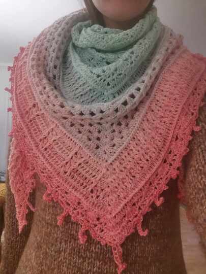 Yukina die Schneeblume - Anleitung für ein stilvolles Dreieckstuch