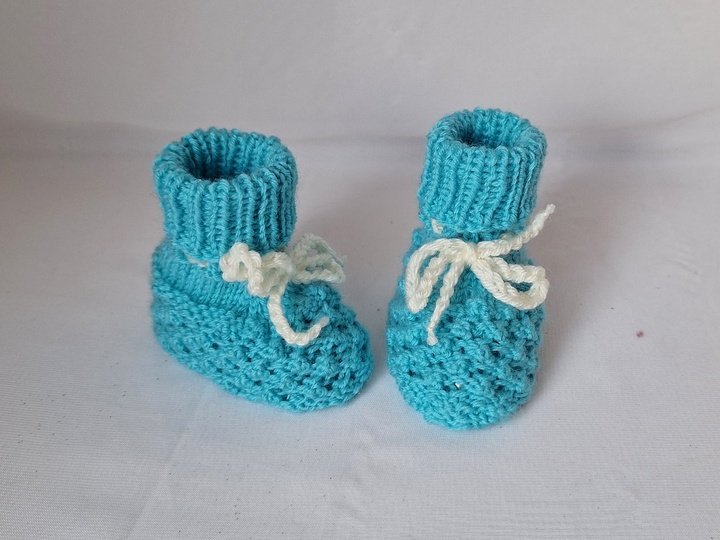 Strickanleitung Baby-Schuhe, Booties, Dornröschenmuster, ca. 9,5 cm