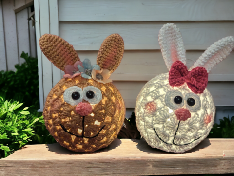 Osterhase Kugel Häkelanleitung