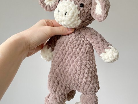 Highland Cow Crochet Pattern Snuggler