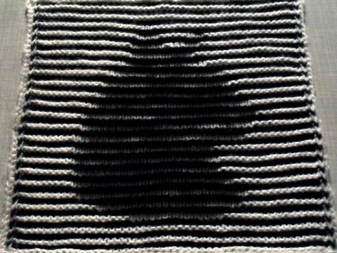 Katzenkopf als Spüli in Schattenstricktechnik mit dem besonderen Rand