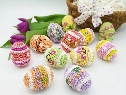 Crochet Easter Eggs with Embroidered Flowers – Amigurumi Pattern