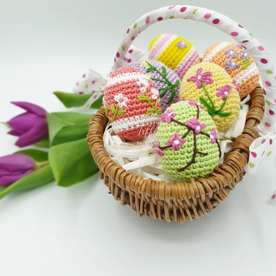 Ostereier mit gestickten Blumen – Häkelanleitung Amigurumi