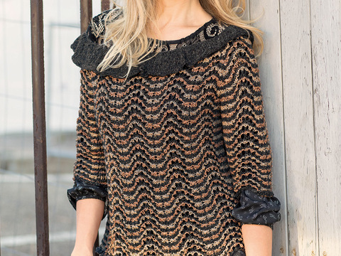 Gestrickter Wellenmusterpulli mit Carmen-Ausschnitt