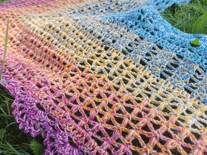 Dreiecksstola "Amar" mit 4 Mustern häkeln