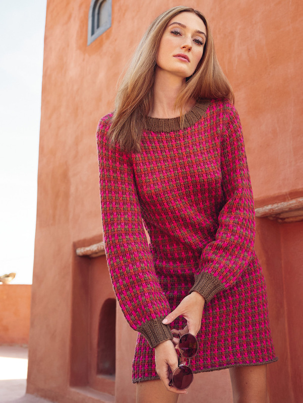 Kleid im Hebemaschenmuster