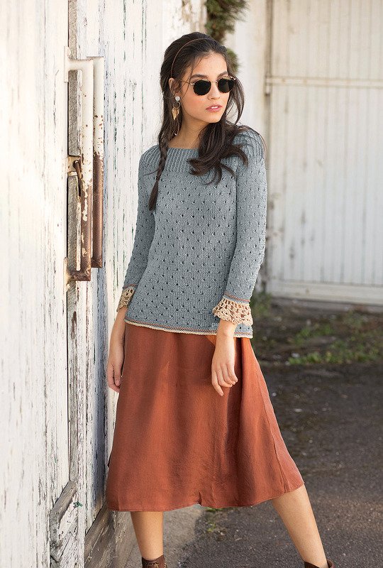 Gestrickter grauer Pulli mit gehäkelten Ärmelbordüren - Bild 4