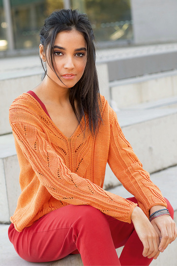 Gestrickter V-Ausschnittpulli in Orange
