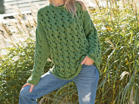 Gestrickter Zopfmusterpulli in Grün