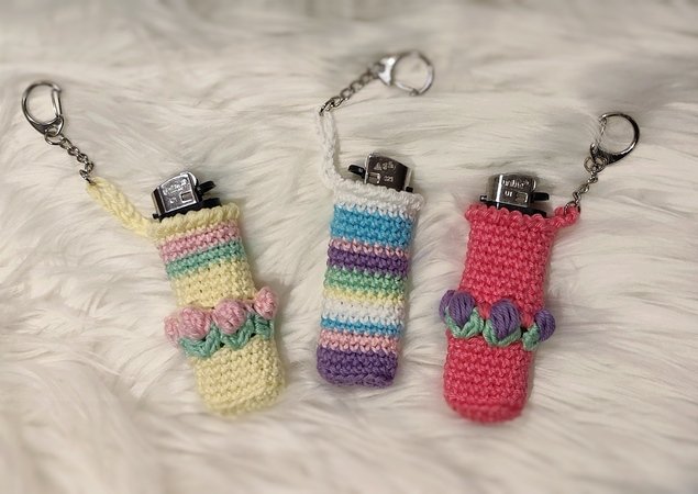 FREEBLOSS 2er Set Lippenbalsam-Schlüsselanhänger | Mit Blumenmuster | Tragbarer Chapstick-Halter