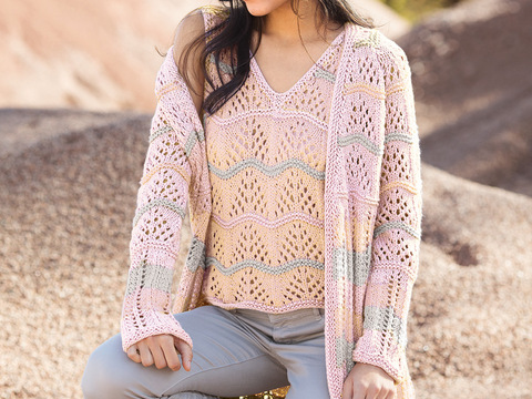 Twinset mit Wellenmuster und zarten Querstreifen