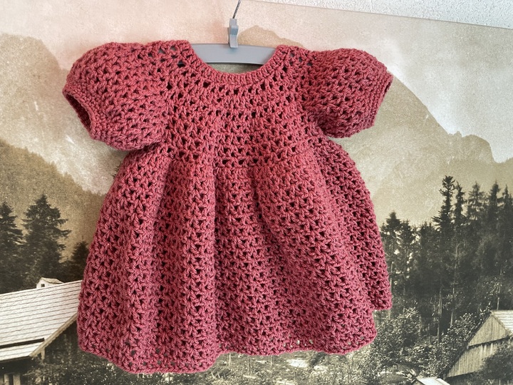 Crochet pattern baby dress Raspberry