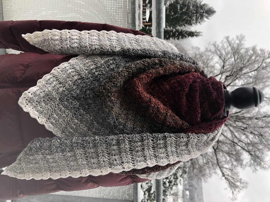 Mad Winter - Häkelanleitung kuscheliges Dreieckstuch