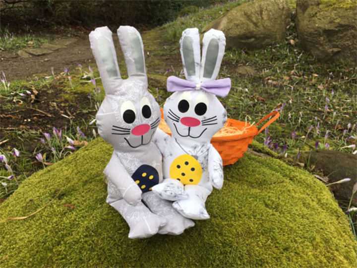 Easter Bunny Finchen and Tom