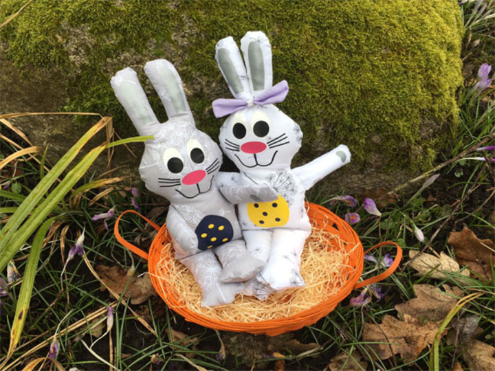 Easter Bunny Finchen and Tom