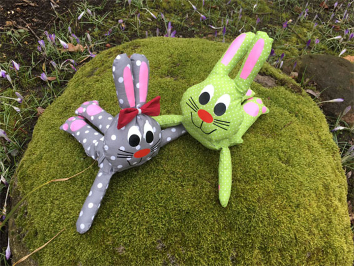 Easter Bunny Finchen and Tom