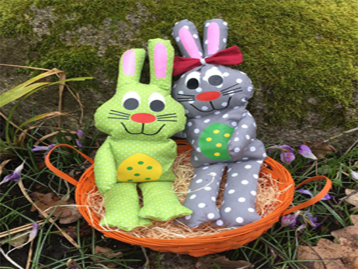 Easter Bunny Finchen and Tom