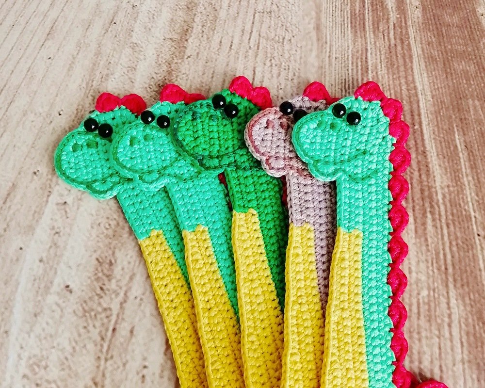 337 Crochet Pattern - Dragon Dinosaur Applique, Bookmark or decor - Image 11