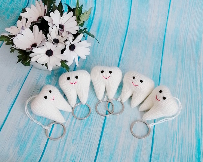 K088 Knitting Pattern - Teeth Tooth key chain or Fairy Present, Dentist