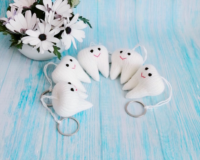 K088 Knitting Pattern - Teeth Tooth key chain or Fairy Present, Dentist
