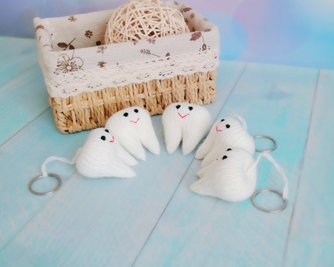 K088 Knitting Pattern - Teeth Tooth key chain or Fairy Present, Dentist