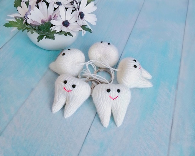 K088 Knitting Pattern - Teeth Tooth key chain or Fairy Present, Dentist