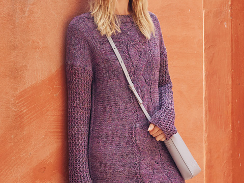 Kleid mit Lochmuster-Ärmeln