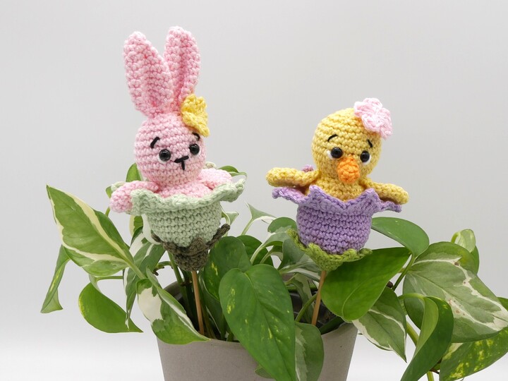Häkelanleitung Blumenstecker Küken und Häschen
