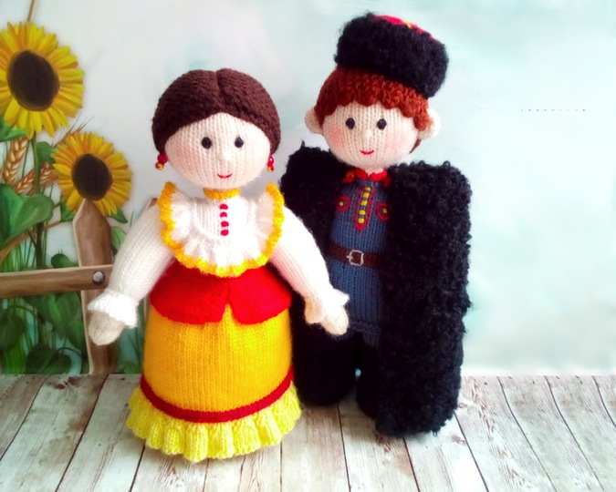 K082 Knitting Pattern Ukraine Doll Cossack Kazak man and woman with clothes