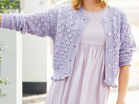 Jacke mit Ajourmuster und Rüschen in Flieder