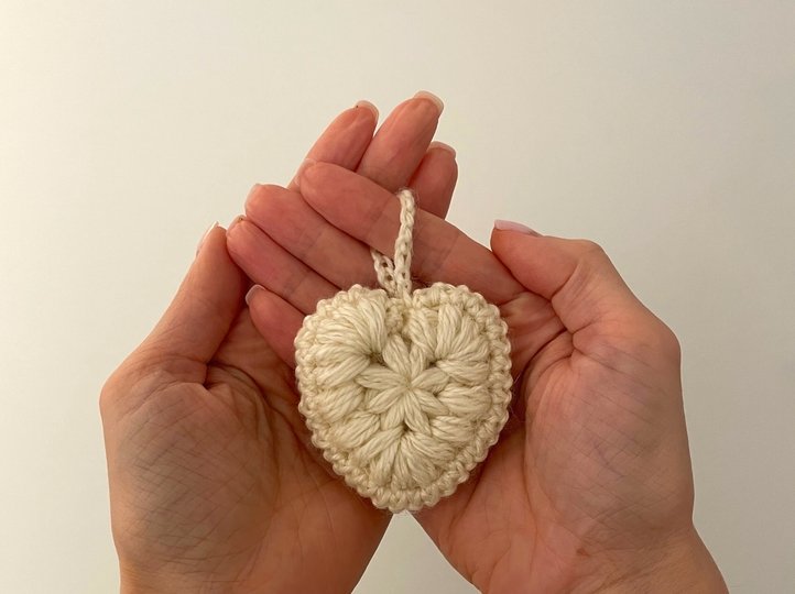 Valentines crochet pattern Puffy heart keychain beginner friendly tutorial