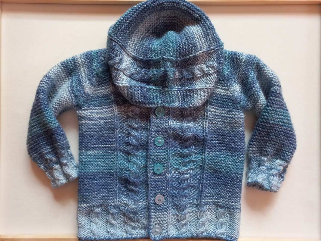 Strickanleitung Kinderjacke 110/116, 4-5 J, mit Kapuze, detailgenau