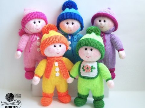 K035 Baby dolls with 3 different hats and clothing Amigurumi children toy