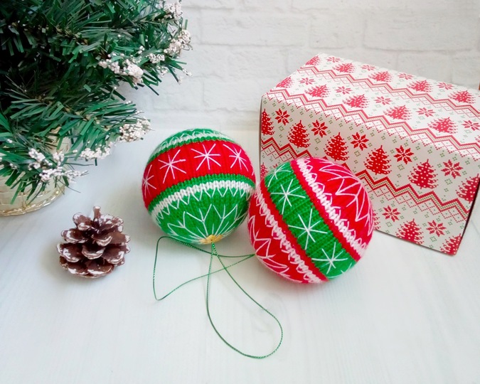 K032 Christmas tree baubles or decoration 3 sizes Amigurumi Christmas Decor