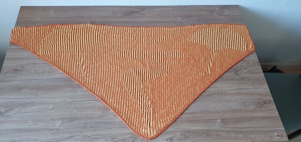Solarplexus-Chakra, Shadow Knitting, Illusion Knitting, Motif Shawl