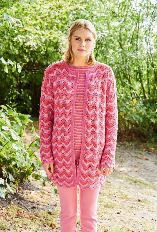 Wellenmuster-Jacke und Ringelpulli in Pink, Nelkenrosa und Rot - Bild 5