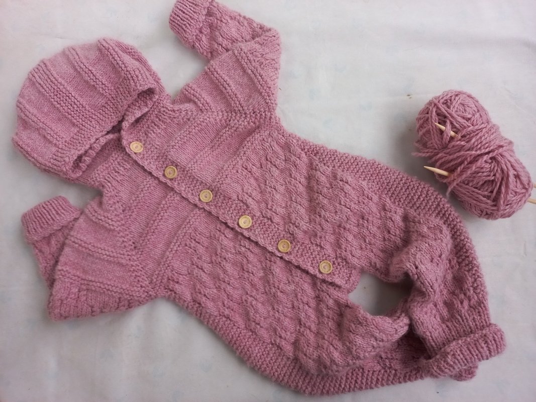 Strickanleitung Babyoverall, 86-92, 18-24 M, mit Kapuze, ohne Nähte, PDF
