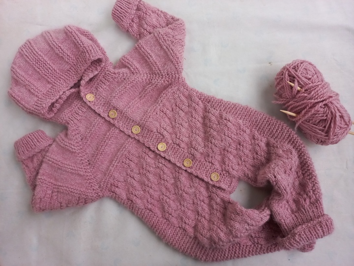 Strickanleitung Babyoverall, 86-92, 18-24 M, mit Kapuze, ohne Nähte, PDF