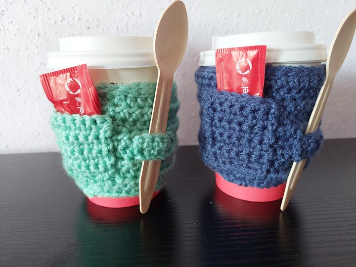 Häkelanleitung für Tassenwärmer (Cup Cozy) mit Täschchen!