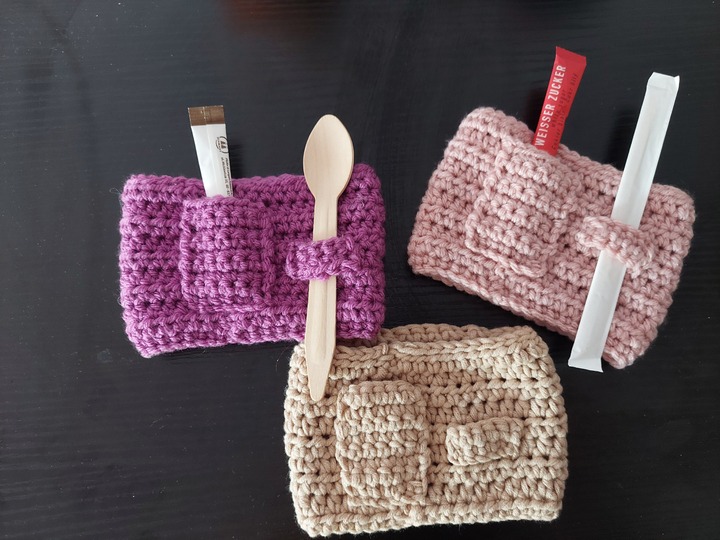 Häkelanleitung für Tassenwärmer (Cup Cozy) mit Täschchen!
