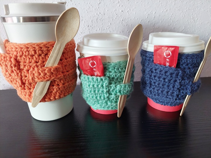 Häkelanleitung für Tassenwärmer (Cup Cozy) mit Täschchen!